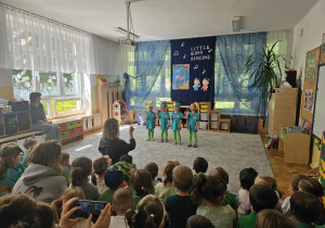 Dziewczynki z Przedszkola Miejskiego nr 89.