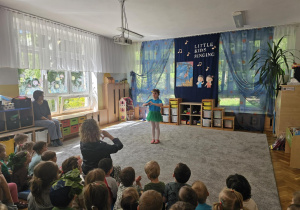 Solowy występ dziewczynki z Przedszkola Miejskiego nr 124.