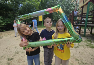Pamiątkowe zdjęcie dzieci w fotoramce.