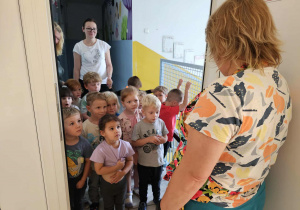 Pszczółki zajrzały nawet do kuchni i sprawdziły kto tam gotuje posiłki.