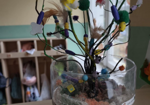 Praca wykonana w konkursie rodzinnym "Magiczne drzewo".