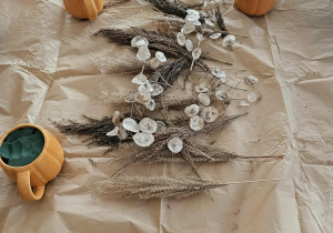 Materiały naszykowane do pracy.