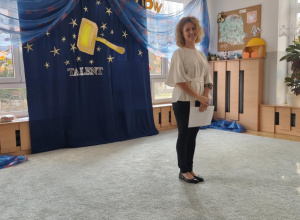 Pani Asia, prowadząca konkurs.