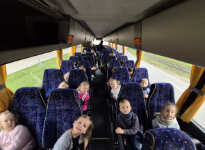 Mróweczki jadą na wycieczkę do Fabryki Bombek