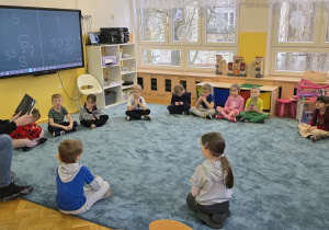 W ramach kampanii "Cała polska czyta dzieciom" odwiedził nas tata Michalinki z grupy "Mrówki".