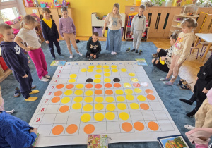 Co nam wyszło z dyktanda graficznego? Wielkanocny kurczaczek.