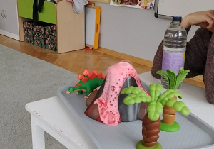Doświadczenia z wulkanem - jak wyginęły dinozaury.