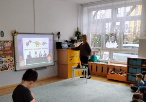 Podsumowanie wiedzy o świecie dinozaurów - film edukacyjny.