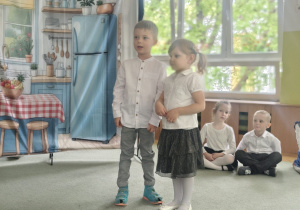 Przedszkolaki z radością występują przed publicznością