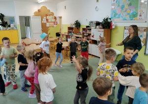 Wspólne tańce.