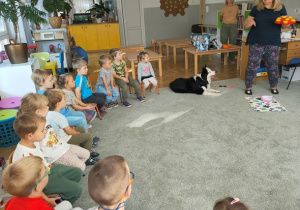 Opiekunka Lili wyjaśnia kolejne zadanie jakie zostało przygotowane dla Lili.